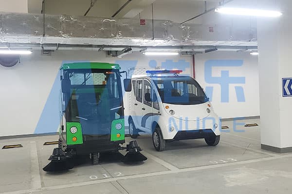云南巡逻车+云南扫地机