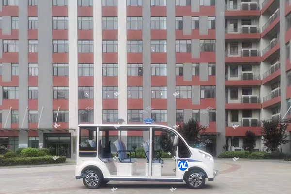 湖北学校巡逻车